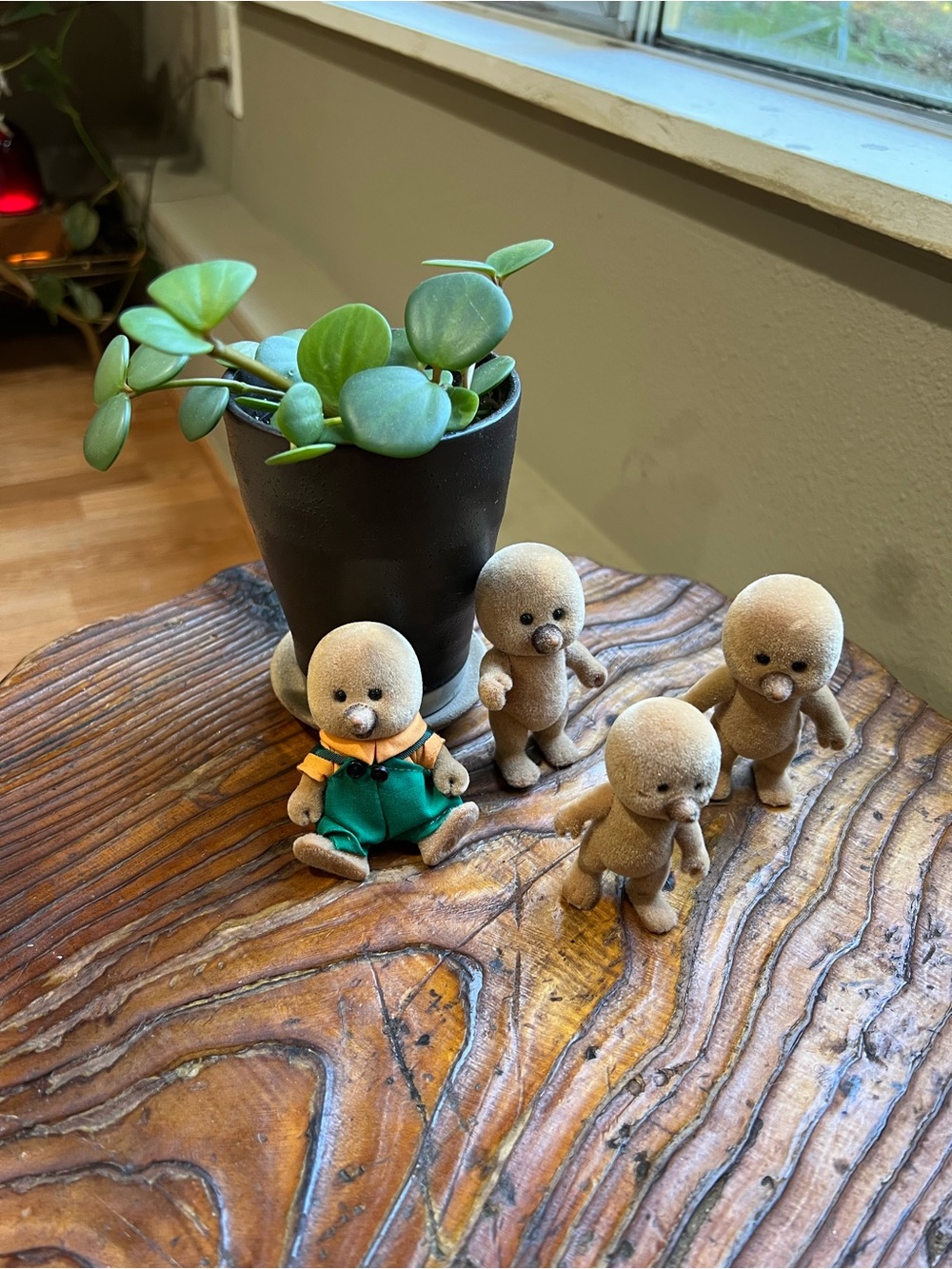 Vintage Maple Town Sylvanian Mole Family Figures (4)